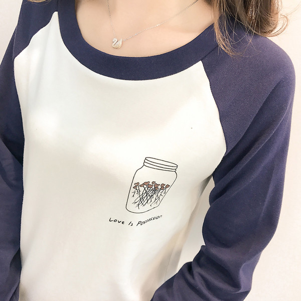 Спортен дамски суичър с апликация в два цвята