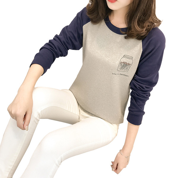 Спортен дамски суичър с апликация в два цвята