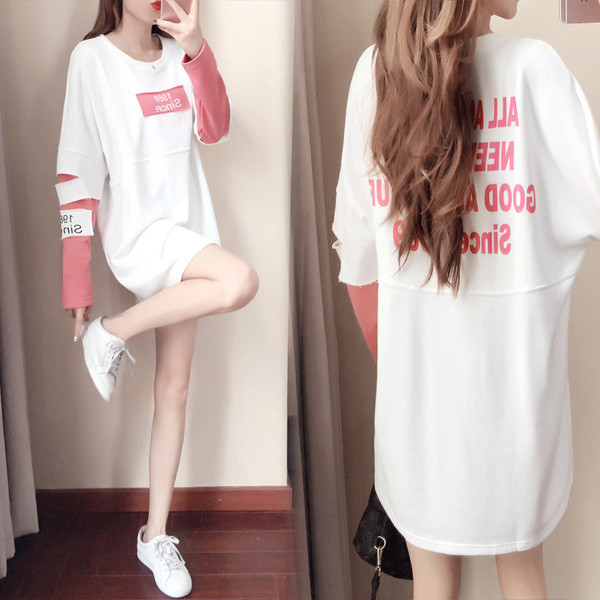 Μακρύ γυναικείο πουλόβερ  με λευκές και ροζ έγχρωμες επιγραφές