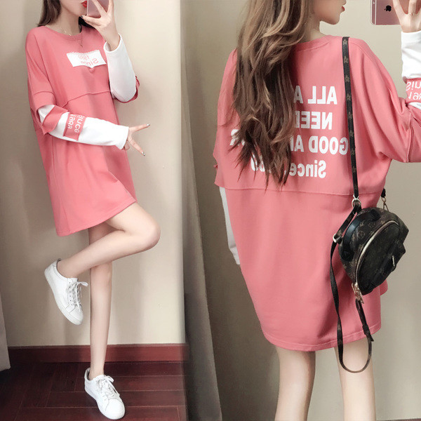 Μακρύ γυναικείο πουλόβερ  με λευκές και ροζ έγχρωμες επιγραφές