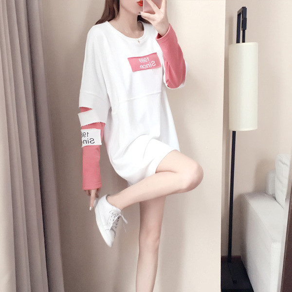 Μακρύ γυναικείο πουλόβερ  με λευκές και ροζ έγχρωμες επιγραφές