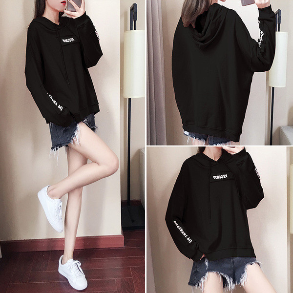 Ευρεία μοντέρνα γυναικεία φούτερ με κουκούλα και επιγραφές σε τρία χρώματα