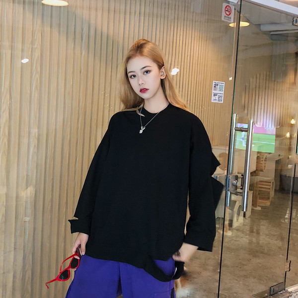 Hanorac de damă cu motive rupte în gri și negru