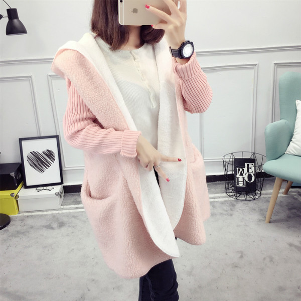 Дамска пухкава жилетка в няколко цвята - широк модел