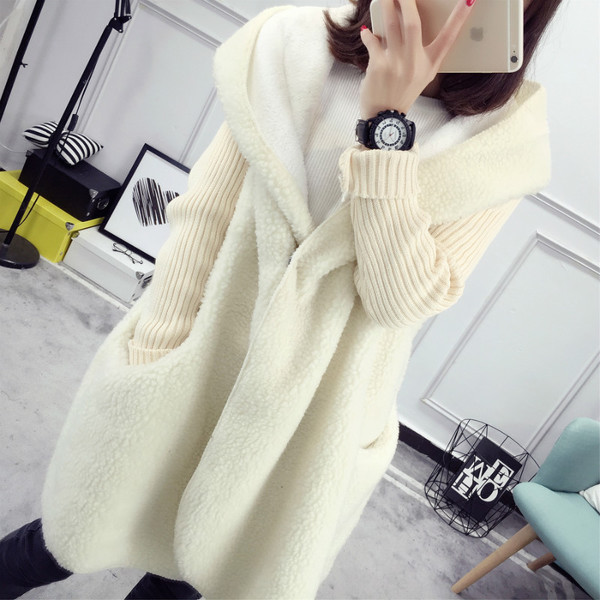 Дамска пухкава жилетка в няколко цвята - широк модел