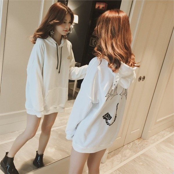 Дамски суичър с качулка и апликация в бял и черен цвят