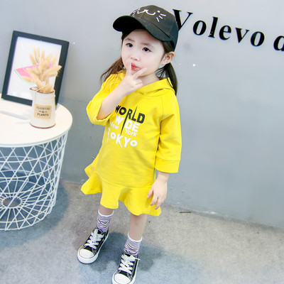 Детска спортна рокля с качулка и апликация в три цвята