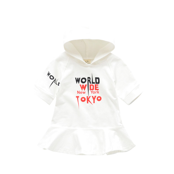 Детска спортна рокля с качулка и апликация в три цвята