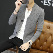 Мъжка жилетка в три цвята с V-образно деколте