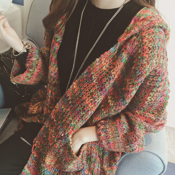 Дамска плетена жилетка с качулка 