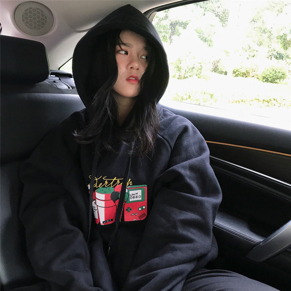 Дамски ежедневен суичър с апликация в няколко цвята