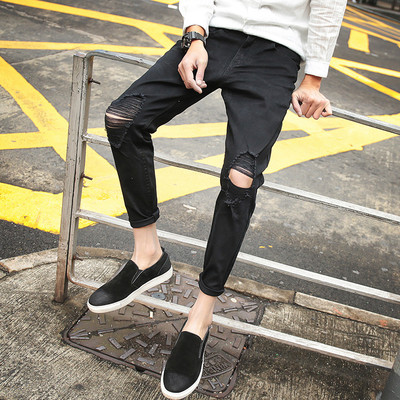 Мъжки дънки в няколко цвята подходящи за ежедневието