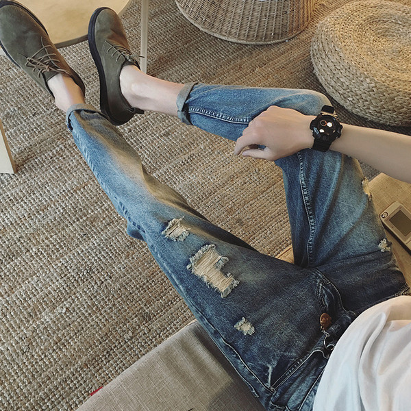 Мъжки дънки в няколко цвята подходящи за ежедневието