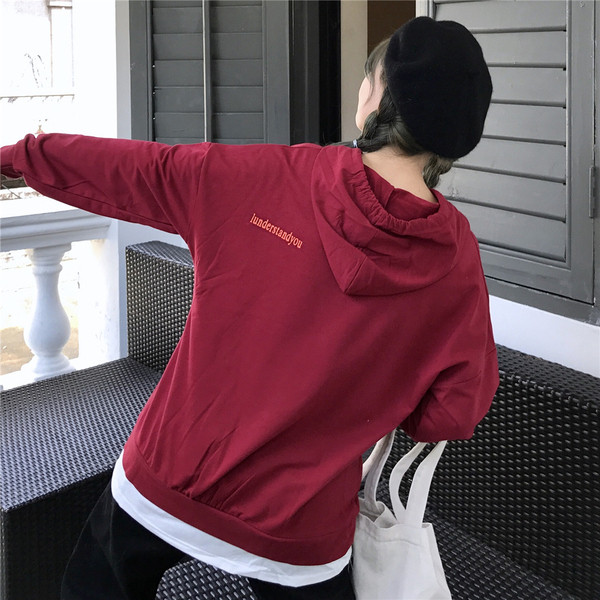 Дамски суичър с надпис в четири цвята - широк модел