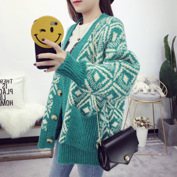 Дамска зимна жилетка с джобове - свободен модел