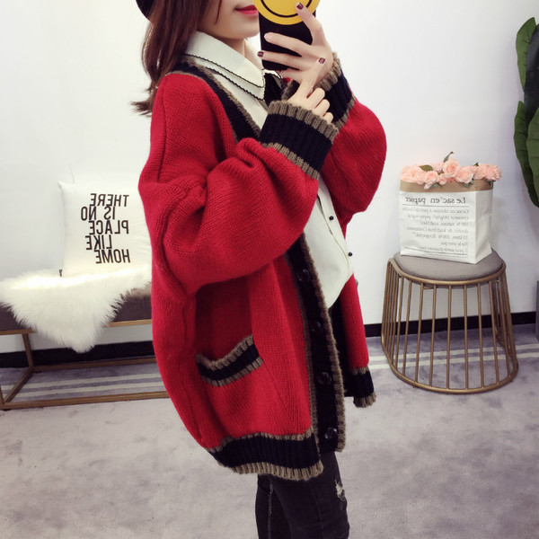 Дамска широка жилетка с надпис на гърба в два цвята