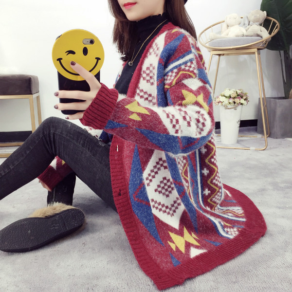 Дамска издължена жилетка с шарен десен