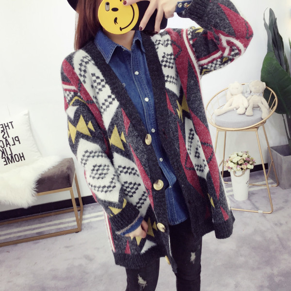 Дамска издължена жилетка с шарен десен