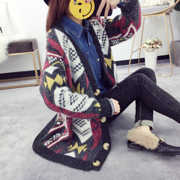 Дамска издължена жилетка с шарен десен