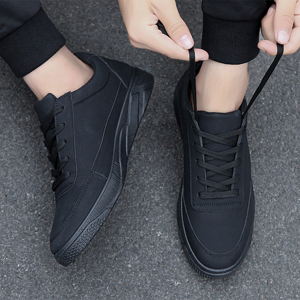 Актуални мъжки маратонки в различни цветове 