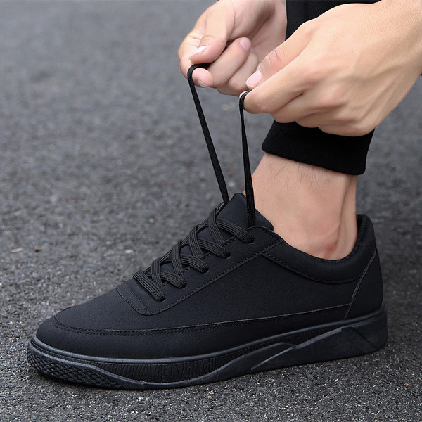 Актуални мъжки маратонки в различни цветове 