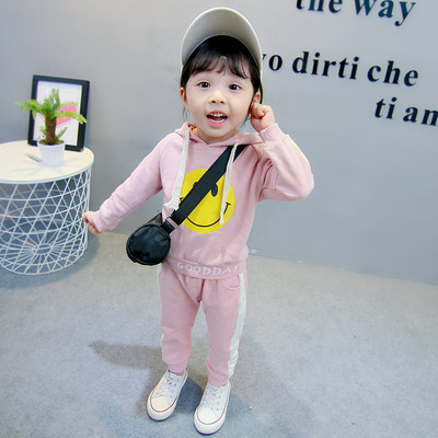 Детски спортен комплект за момичета от две части с апликация в жълт и розов цвят