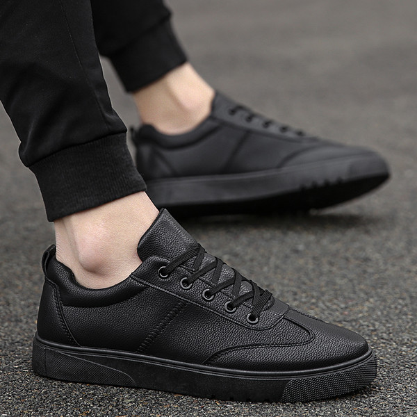 Мъжки маратонки в два цвята подходящи за ежедневието