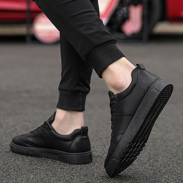 Мъжки маратонки в два цвята подходящи за ежедневието