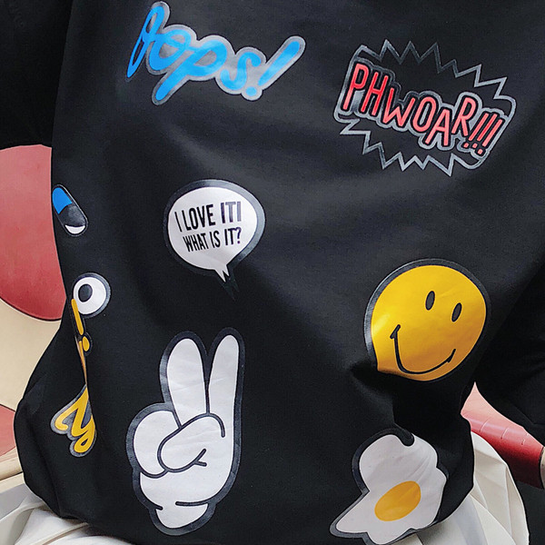 Дамски суичър с О-образна яка и апликации в черен и бял цвят