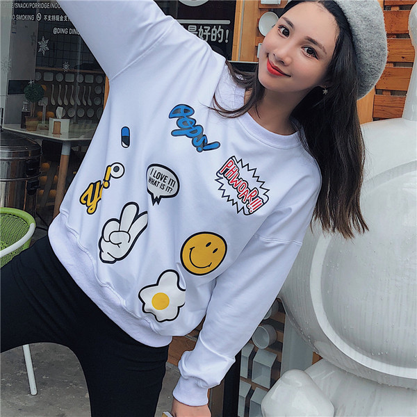 Дамски суичър с О-образна яка и апликации в черен и бял цвят