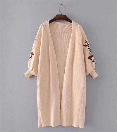 Дамска дълга жилетка с бродерия на ръкавите в няколко цвята