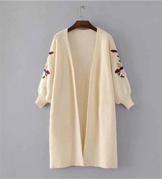 Дамска дълга жилетка с бродерия на ръкавите в няколко цвята