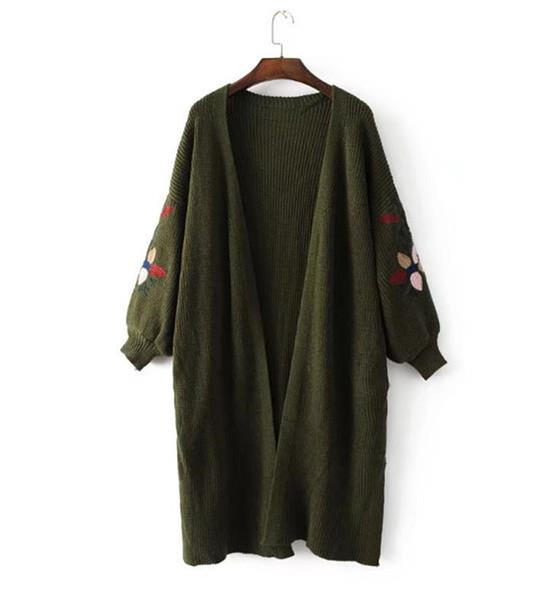 Дамска дълга жилетка с бродерия на ръкавите в няколко цвята