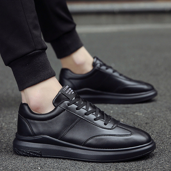 Модерни мъжки маратонки в три цвята