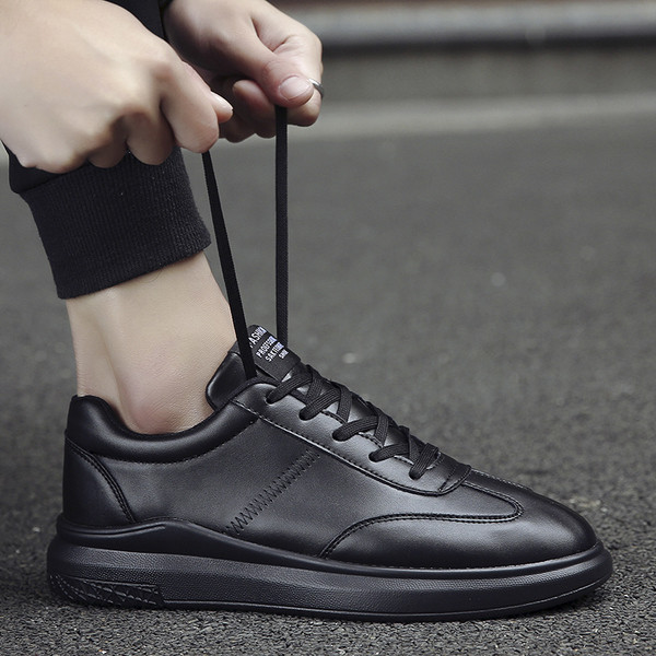 Модерни мъжки маратонки в три цвята