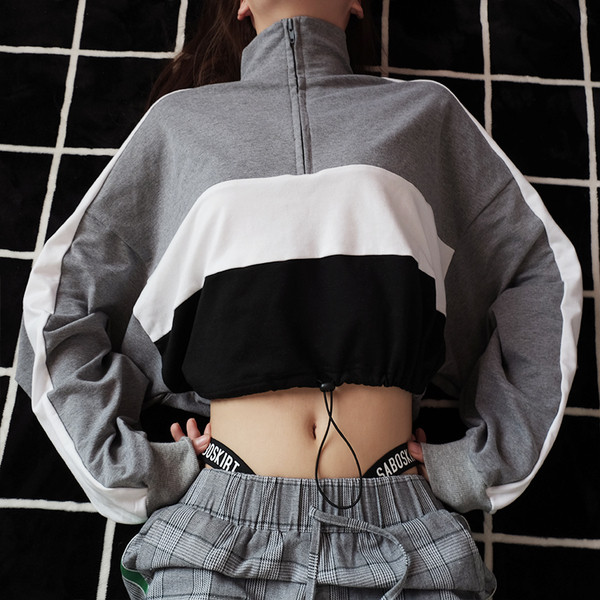 Къс дамски суичър с висока яка и цип в два цвята