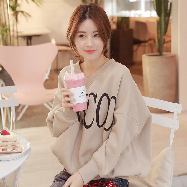 Дамски суичър с V-образно деколте и надпис в няколко цвята