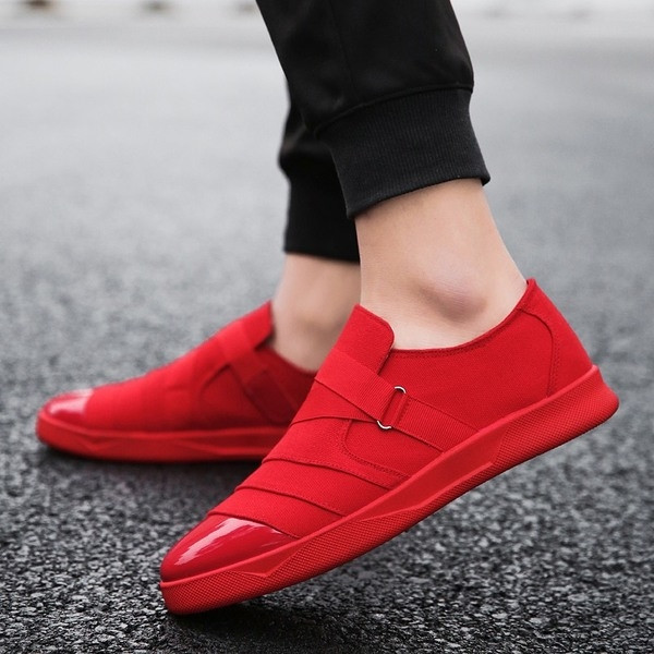 Мъжки маратонки в три цвята подходящи за ежедневието