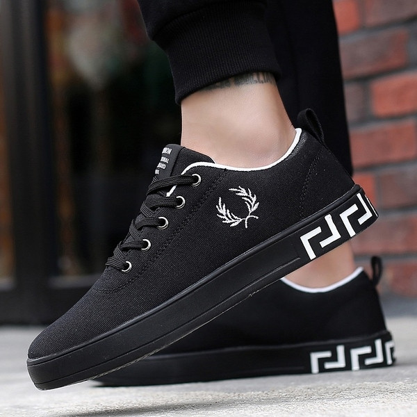 Мъжки маратонки в два различни модела