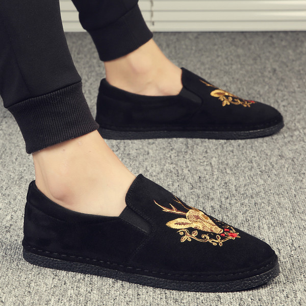 Модерни мъжки мокасини в различни цветове и модели