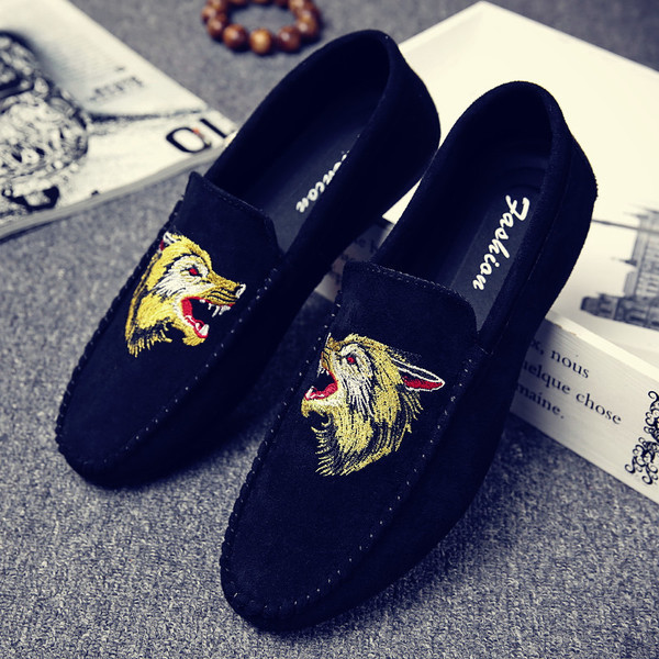 Модерни мъжки мокасини с бродерия в няколко модела