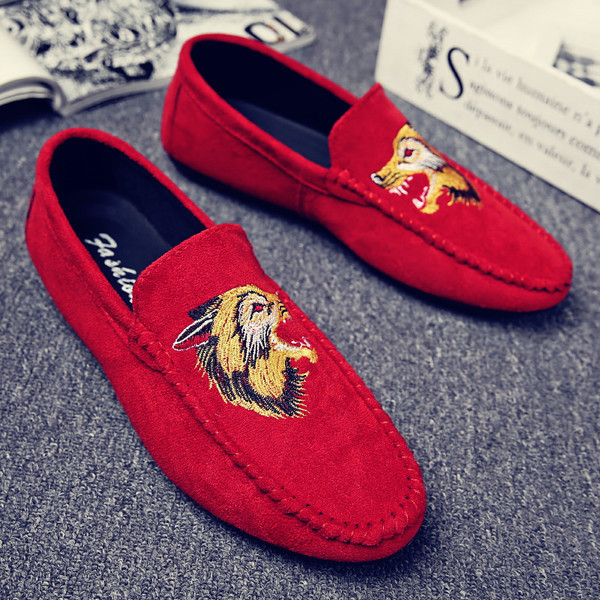 Модерни мъжки мокасини с бродерия в няколко модела