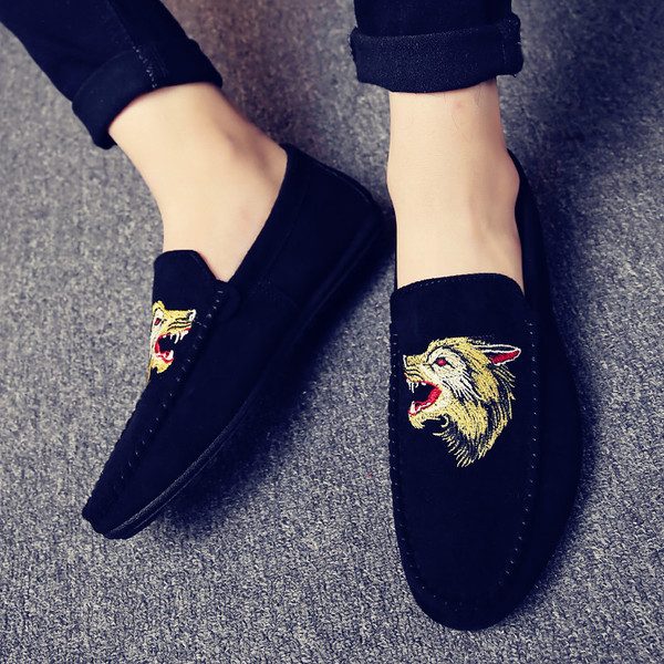 Модерни мъжки мокасини с бродерия в няколко модела